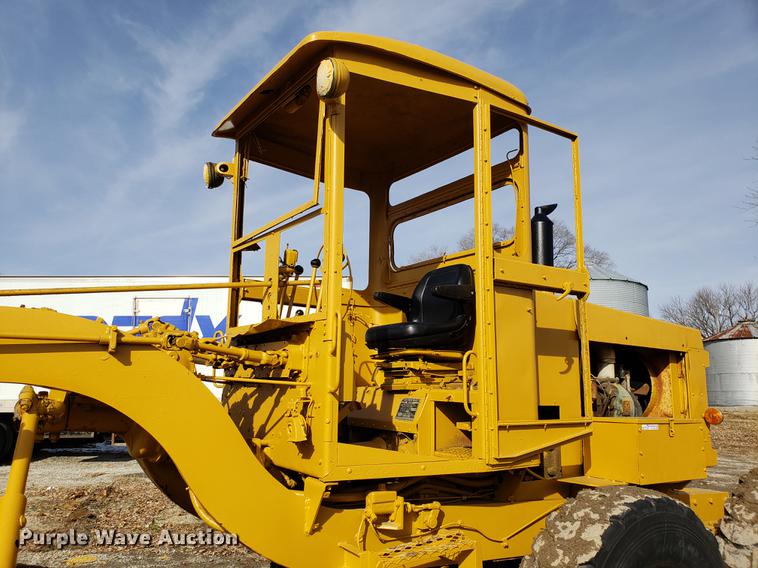 image for item AV9431 Adams 550 rigid frame motor grader