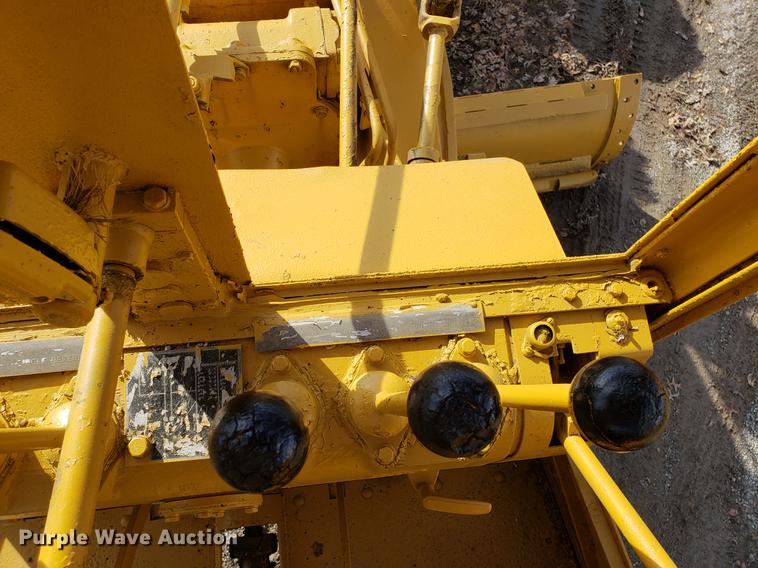 image for item AV9431 Adams 550 rigid frame motor grader
