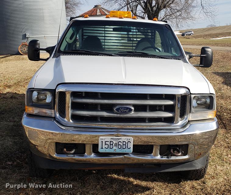 image for item AV9434 2003 Ford F350 Super Duty flatbed pickup truck