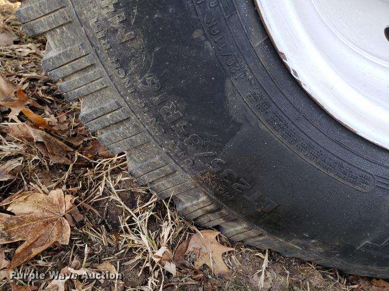 image for item AV9434 2003 Ford F350 Super Duty flatbed pickup truck