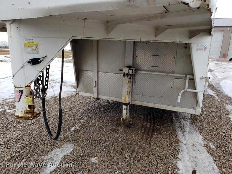 image for item AV9443 2004 Cm Trailers enclosed cargo trailer