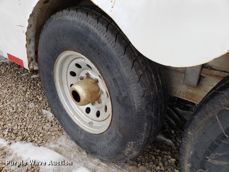 image for item AV9443 2004 Cm Trailers enclosed cargo trailer