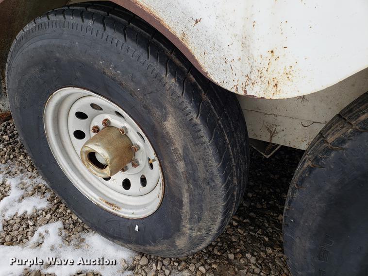 image for item AV9443 2004 Cm Trailers enclosed cargo trailer