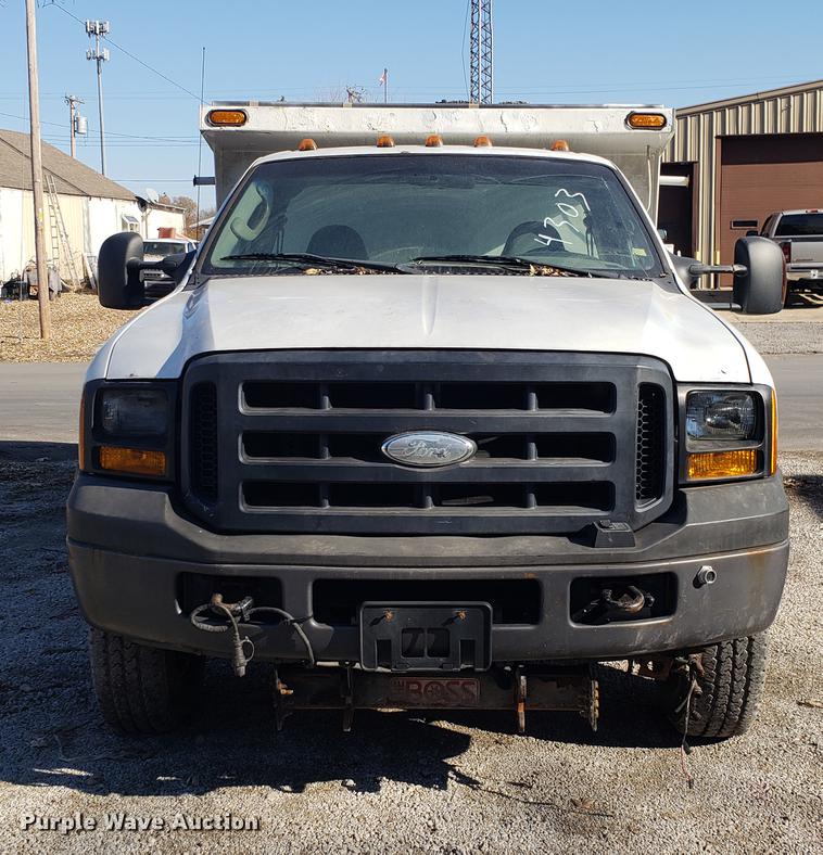 image for item AV9447 2007 Ford F350 Super Duty dump bed pickup truck