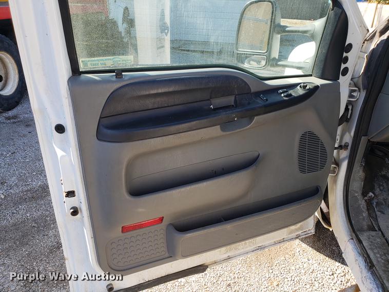 image for item AV9447 2007 Ford F350 Super Duty dump bed pickup truck