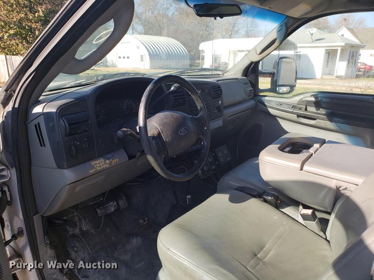 image for item AV9447 2007 Ford F350 Super Duty dump bed pickup truck