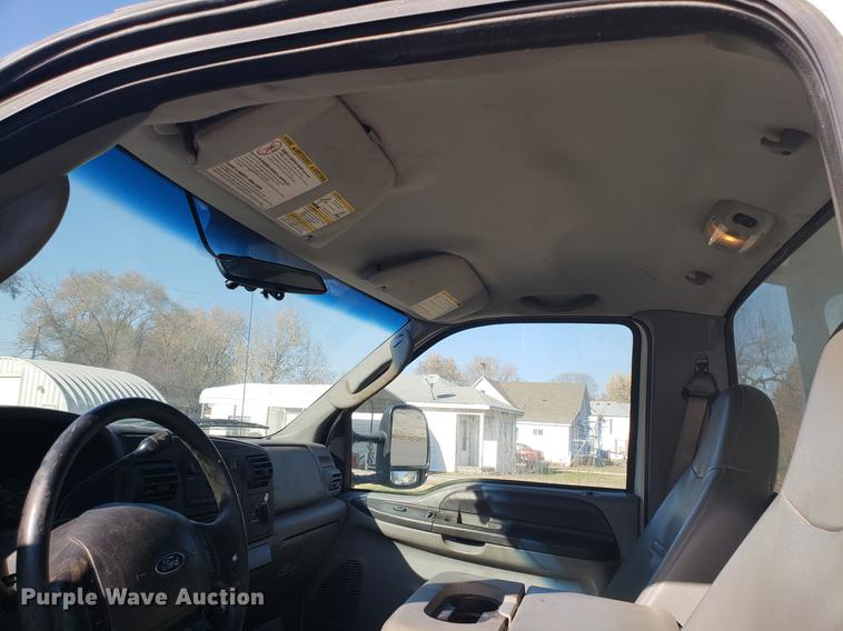 image for item AV9447 2007 Ford F350 Super Duty dump bed pickup truck