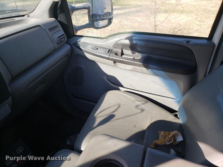 image for item AV9447 2007 Ford F350 Super Duty dump bed pickup truck