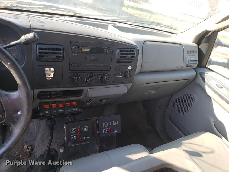 image for item AV9447 2007 Ford F350 Super Duty dump bed pickup truck