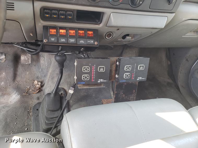 image for item AV9447 2007 Ford F350 Super Duty dump bed pickup truck