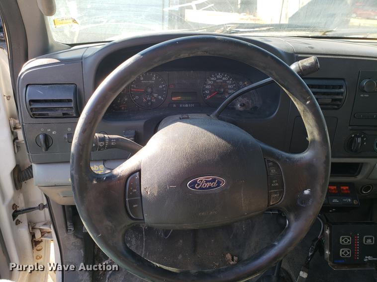 image for item AV9447 2007 Ford F350 Super Duty dump bed pickup truck