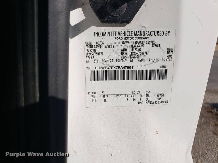 image for item AV9447 2007 Ford F350 Super Duty dump bed pickup truck