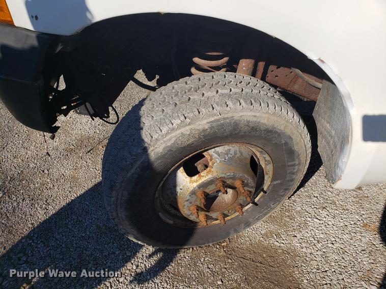 image for item AV9447 2007 Ford F350 Super Duty dump bed pickup truck