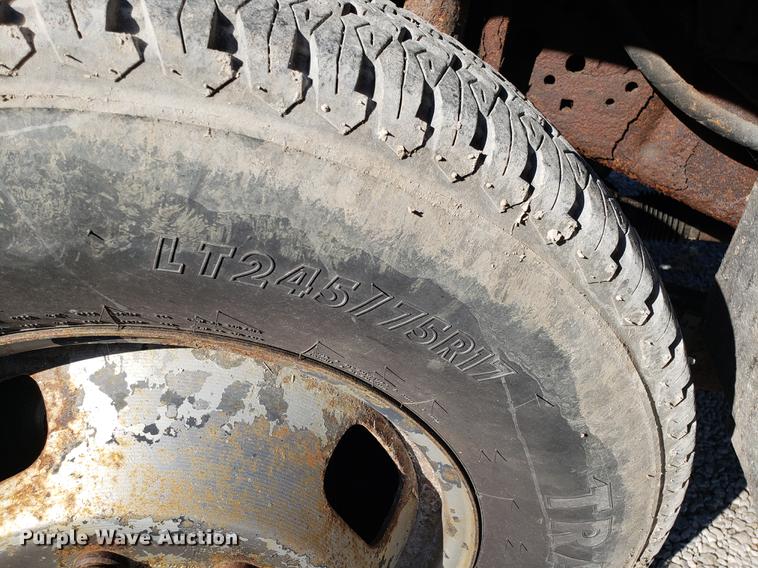 image for item AV9447 2007 Ford F350 Super Duty dump bed pickup truck