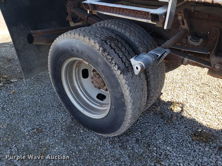 image for item AV9447 2007 Ford F350 Super Duty dump bed pickup truck