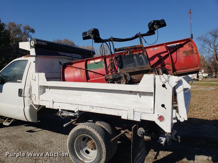 image for item AV9447 2007 Ford F350 Super Duty dump bed pickup truck