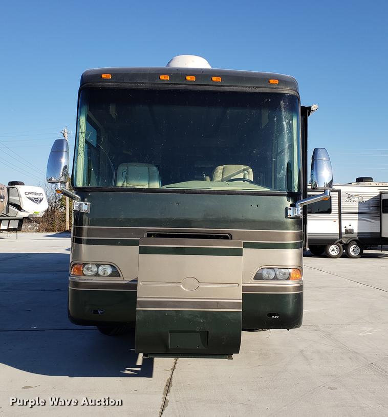 image for item AV9487 2005 Panther Roadmaster RV