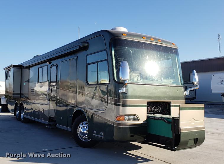 image for item AV9487 2005 Panther Roadmaster RV