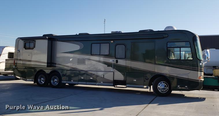 image for item AV9487 2005 Panther Roadmaster RV