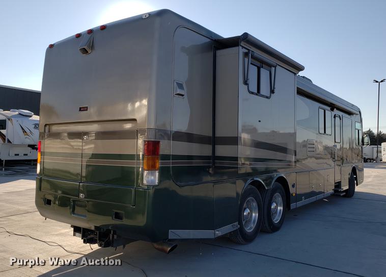 image for item AV9487 2005 Panther Roadmaster RV