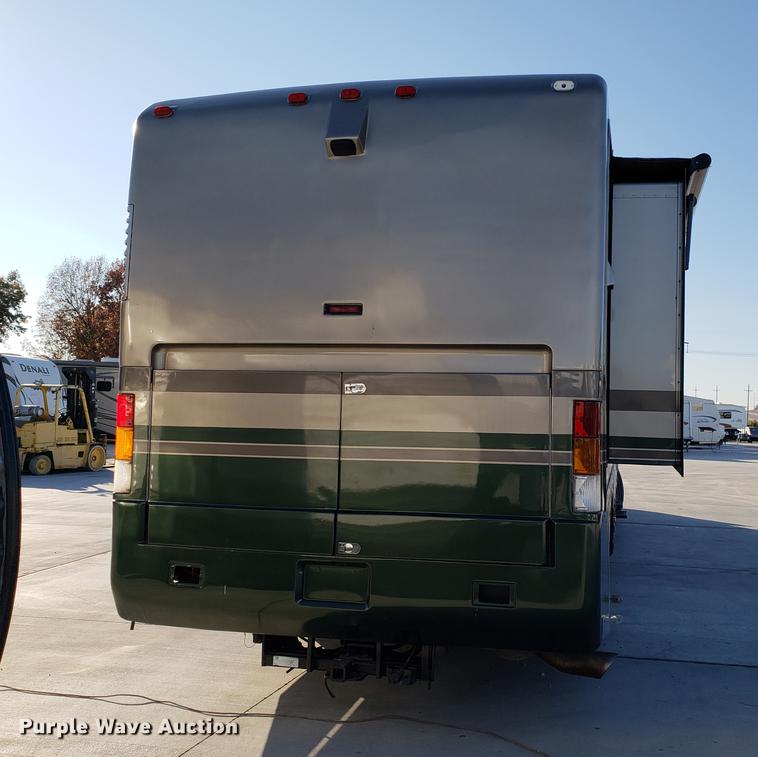 image for item AV9487 2005 Panther Roadmaster RV