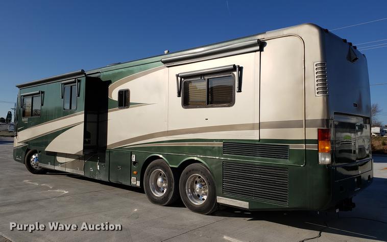 image for item AV9487 2005 Panther Roadmaster RV