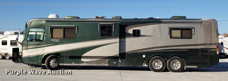 image for item AV9487 2005 Panther Roadmaster RV