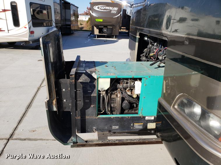 image for item AV9487 2005 Panther Roadmaster RV