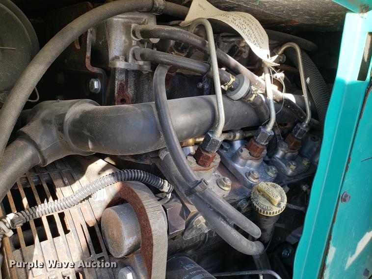 image for item AV9487 2005 Panther Roadmaster RV