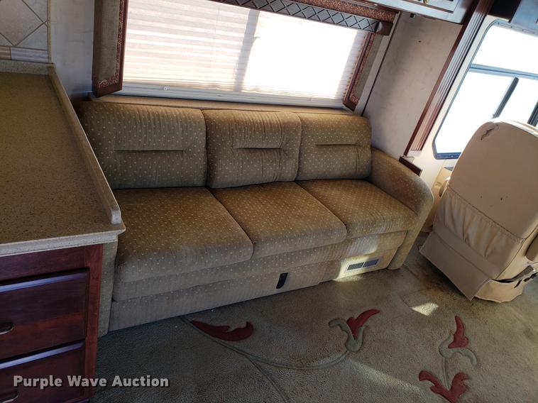 image for item AV9487 2005 Panther Roadmaster RV