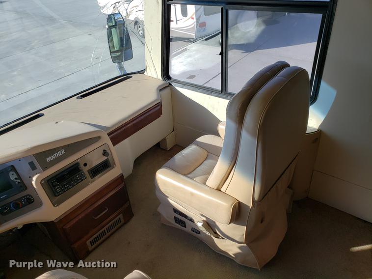 image for item AV9487 2005 Panther Roadmaster RV