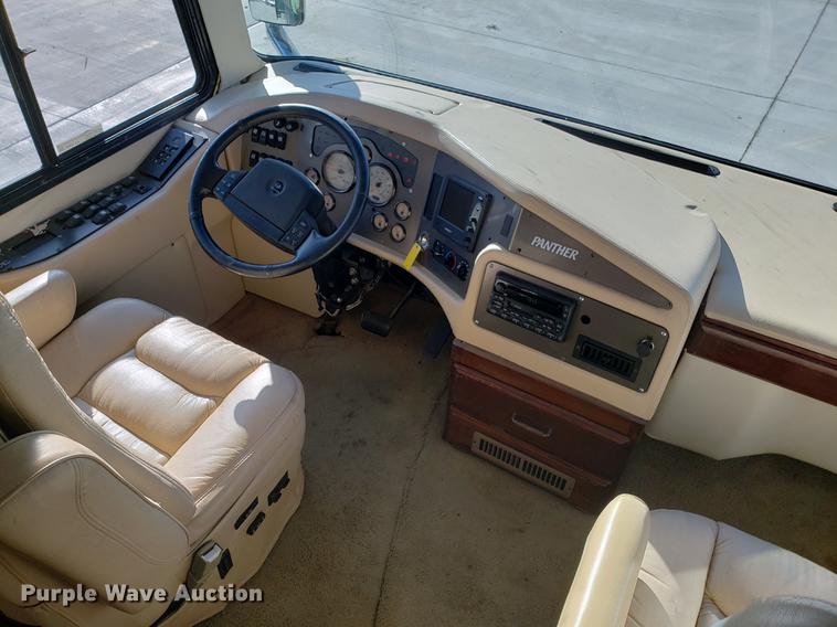 image for item AV9487 2005 Panther Roadmaster RV