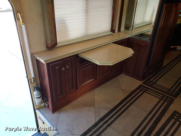 image for item AV9487 2005 Panther Roadmaster RV