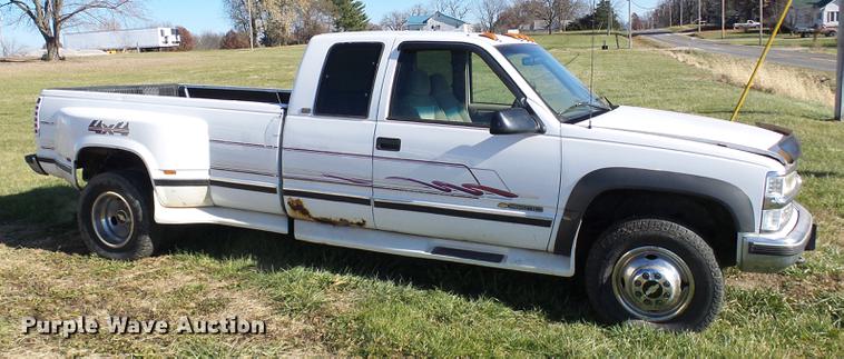 image for item DB2085 1997 Chevrolet 3500 Ext. Cab pickup truck