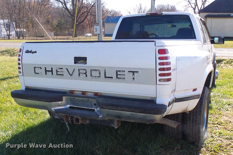 image for item DB2085 1997 Chevrolet 3500 Ext. Cab pickup truck