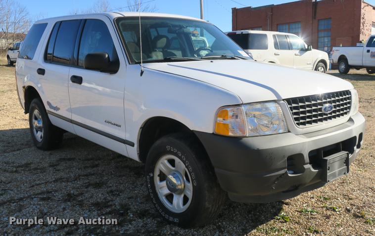 image for item DB8940 2004 Ford Explorer SUV