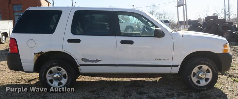 image for item DB8940 2004 Ford Explorer SUV
