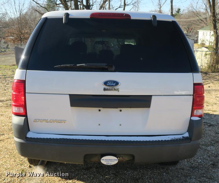 image for item DB8940 2004 Ford Explorer SUV
