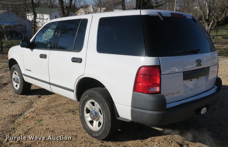 image for item DB8940 2004 Ford Explorer SUV