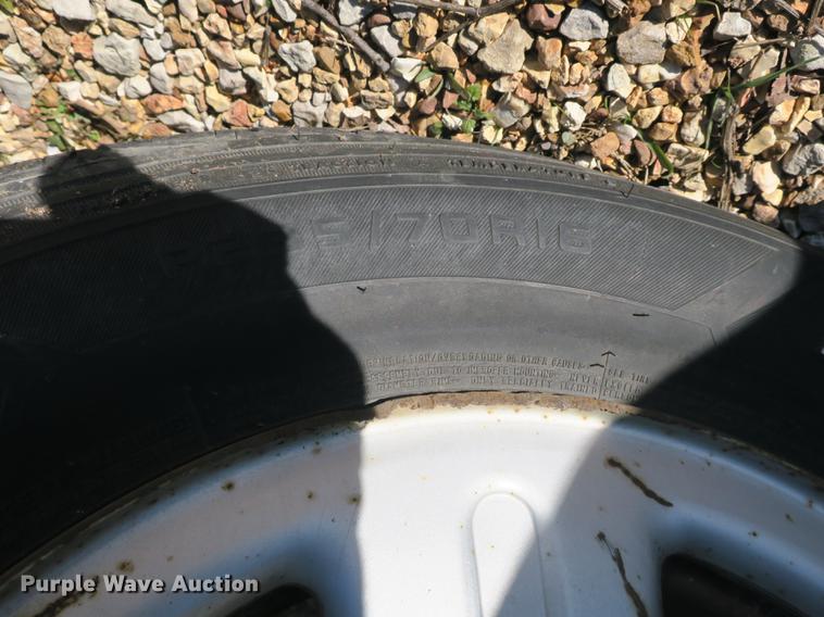 image for item DB8940 2004 Ford Explorer SUV