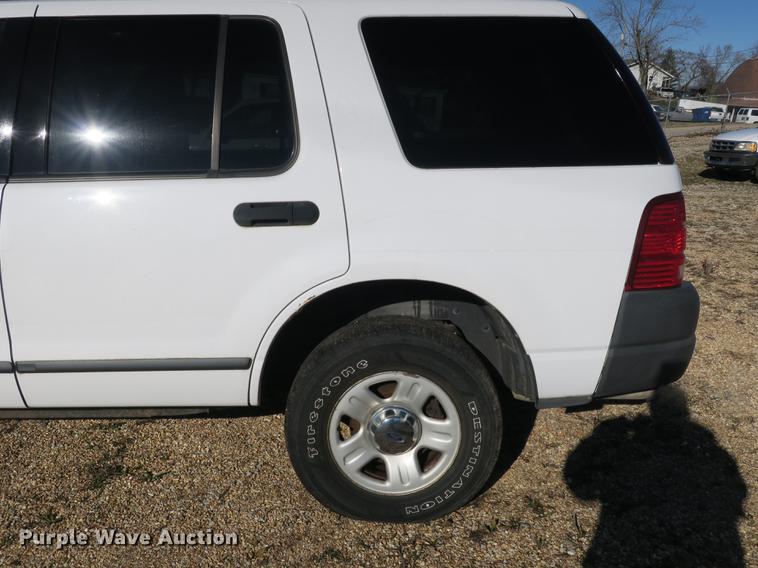image for item DB8940 2004 Ford Explorer SUV