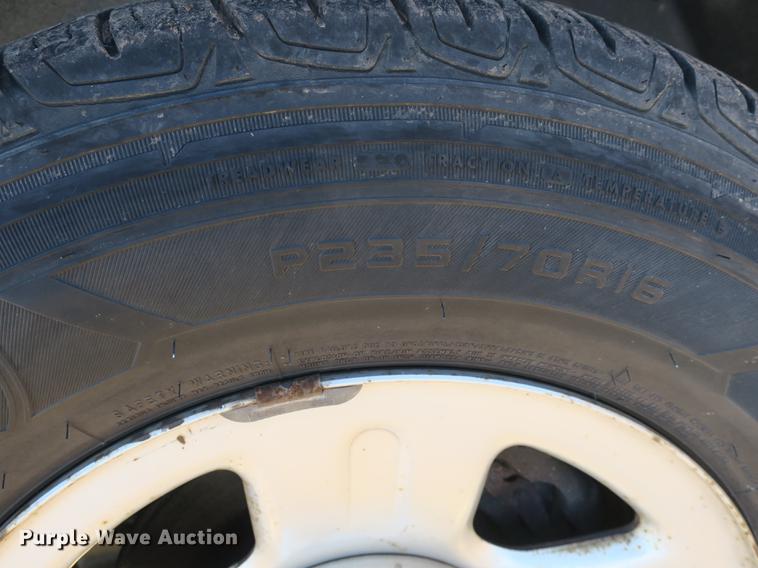 image for item DB8940 2004 Ford Explorer SUV