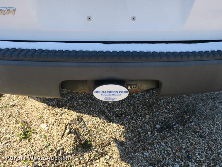 image for item DB8940 2004 Ford Explorer SUV