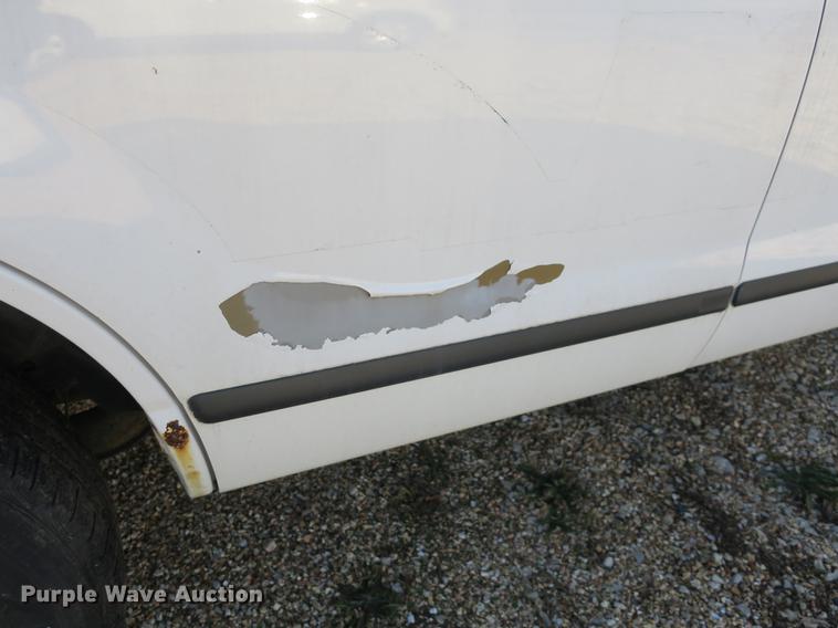 image for item DB8940 2004 Ford Explorer SUV