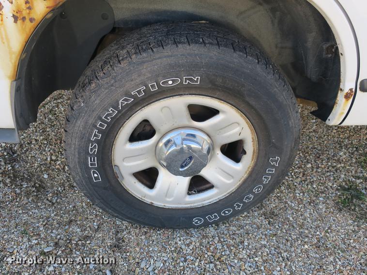 image for item DB8940 2004 Ford Explorer SUV