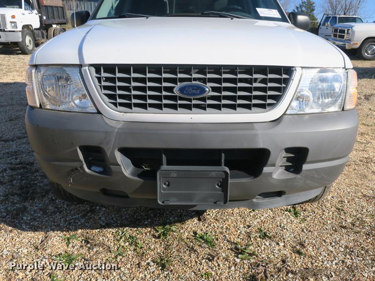 image for item DB8940 2004 Ford Explorer SUV