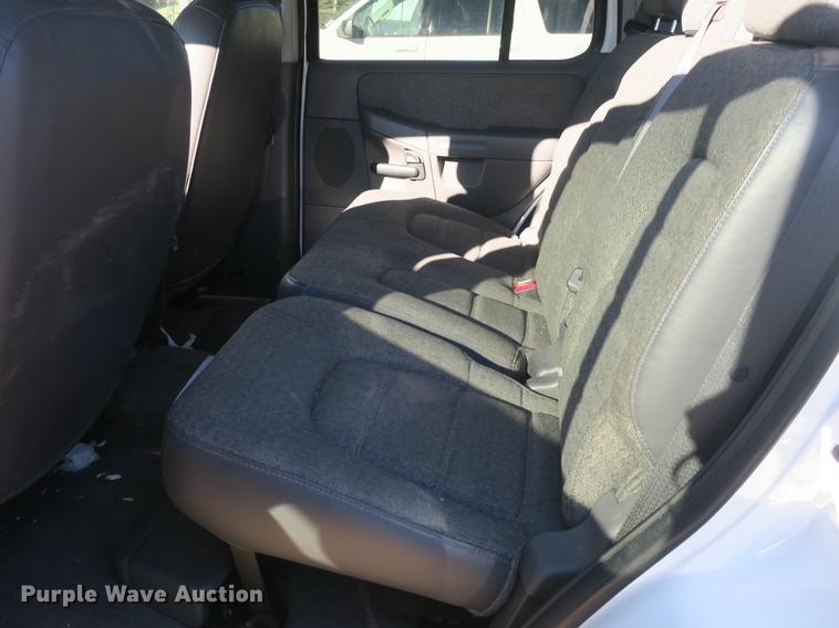 image for item DB8940 2004 Ford Explorer SUV