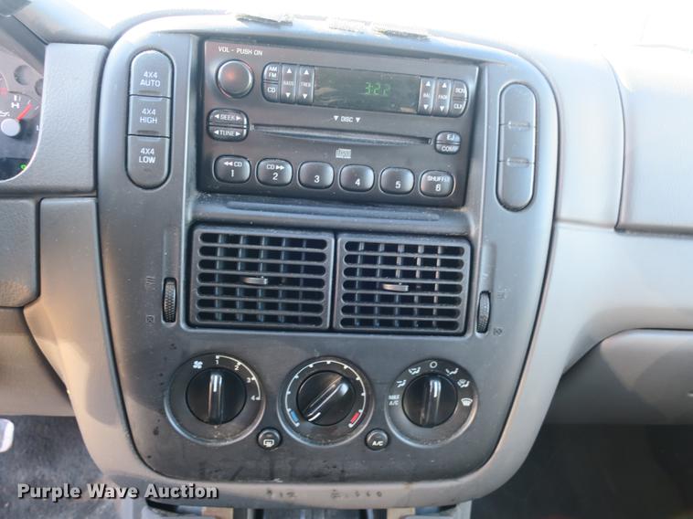 image for item DB8940 2004 Ford Explorer SUV