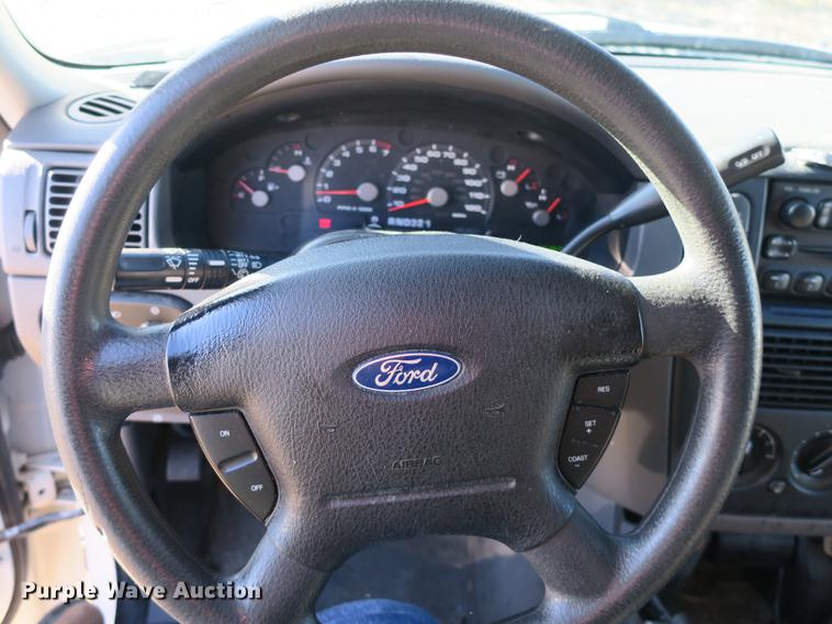 image for item DB8940 2004 Ford Explorer SUV