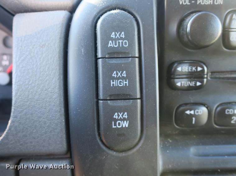 image for item DB8940 2004 Ford Explorer SUV